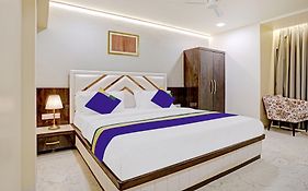 Treebo Premium Golden Bliss Trimurti Nagar Square